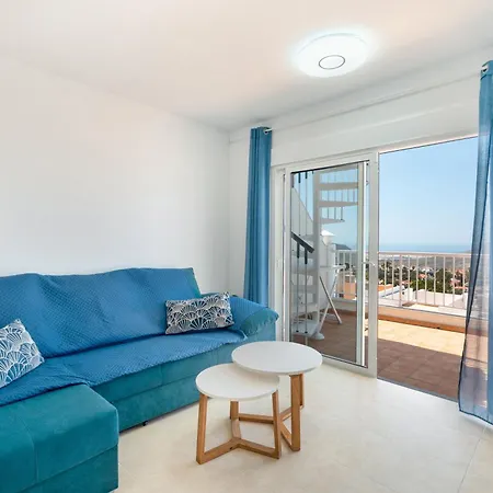 Blue With Amazing View Apartment
