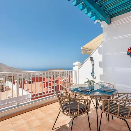 Blue With Amazing View Apartment *